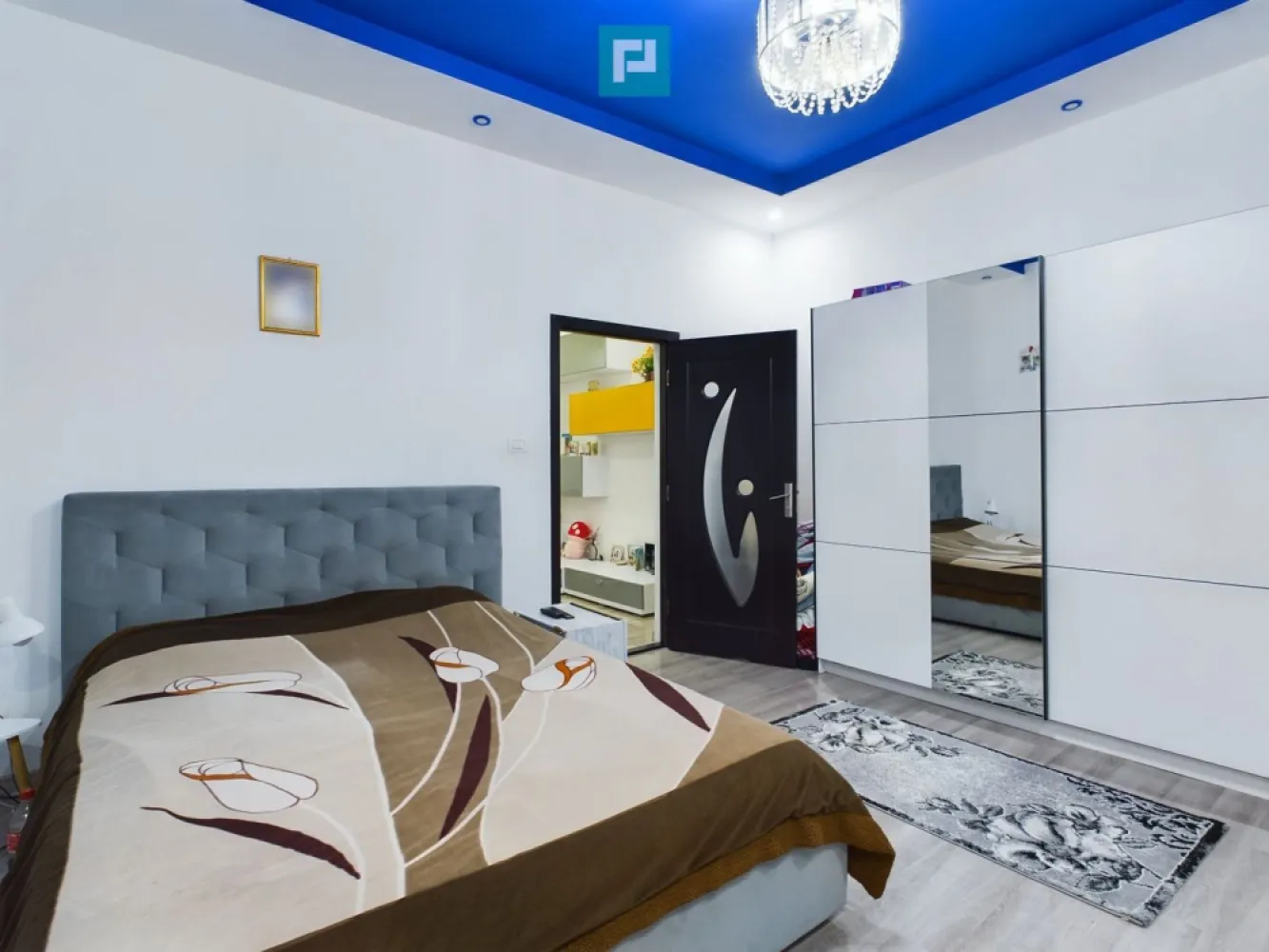 Apartament 3 camere , Splaiul Tudor Vladimirescu - Apartament cu 3 camere, amplasat într-o zonă centrala de excepție, pe malul Begăi, perfect pentru un stil de viață modern și elegant. Situat la etajul 2, acest apartament spațios impresionează prin luminozitatea și compartimentarea funcțională, ideal pentru iubitorii de arhitectura clasica. Apartamentul detine , un living spatios, bucatarie, 2 dormitoare si 2 băi aerisite, fiecare dotată cu geam pentru ventilație naturală, oferind confort maxim. Este o locație privilegiată, cu acces facil la punctele de interes din oraș si iti garanteaza o investitie de exceptie pentru viitor. Pretul afisat este pentru varianta ,apartament nemobilat Contacteaza-ne pentru detalii si dă start noii tale aventuri ! Pentru mai multe informatii si vizionari nu ezitati sa ne contactati ! Dina Driment - consultant imobiliar PropertyLab Telefon : 0721869140 e-mail: dina.driment@propertyllab.ro CP2332636 }}