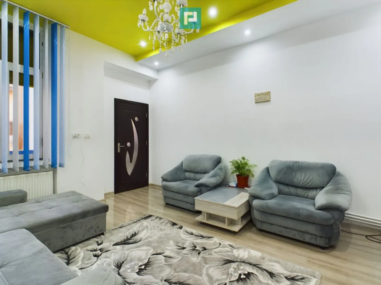 Apartament 3 camere , Splaiul Tudor Vladimirescu - Apartament cu 3 camere, amplasat într-o zonă centrala de excepție, pe malul Begăi, perfect pentru un stil de viață modern și elegant. Situat la etajul 2, acest apartament spațios impresionează prin luminozitatea și compartimentarea funcțională, ideal pentru iubitorii de arhitectura clasica. Apartamentul detine , un living spatios, bucatarie, 2 dormitoare si 2 băi aerisite, fiecare dotată cu geam pentru ventilație naturală, oferind confort maxim. Este o locație privilegiată, cu acces facil la punctele de interes din oraș si iti garanteaza o investitie de exceptie pentru viitor. Pretul afisat este pentru varianta ,apartament nemobilat Contacteaza-ne pentru detalii si dă start noii tale aventuri ! Pentru mai multe informatii si vizionari nu ezitati sa ne contactati ! Dina Driment - consultant imobiliar PropertyLab Telefon : 0721869140 e-mail: dina.driment@propertyllab.ro CP2332636 }}