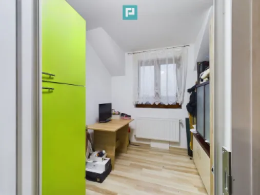 Apartament cu 3 camere pe 2 niveluri în Dumbrăvița