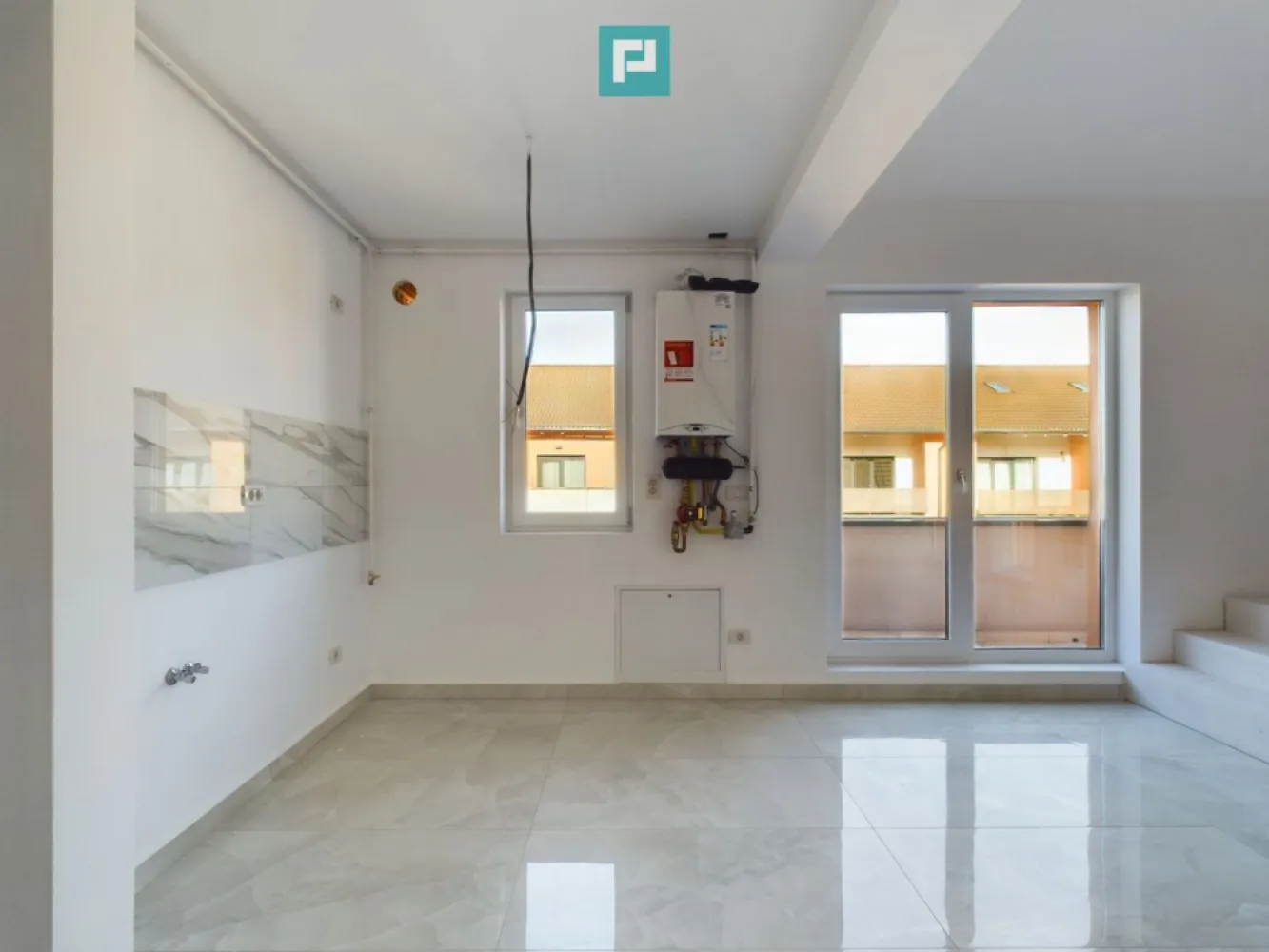 Penthouse 3 camere | ~80 mp | Giroc - zona Lidl - Penthouse modern cu 3 camere într-o locație liniștită, cu acces rapid către facilități urbane esențiale. ~ Detalii generale : • Suprafață utilă: 77,5 mp + balcon • Loc de parcare înscris în CF ~ Compartimentare eficientă : • 2 dormitoare spațioase • Living generos și luminos • 2 băi cu finisaje moderne și accesorii de calitate • Terasă generoasă: ideală pentru relaxare în aer liber • Scară interioară elegantă: acces către etajul superior, adaugă un plus de stil și funcționalitate ~ Avantaje locație : • Situat în zona Lidl - Giroc, cu acces rapid la arterele principale • În apropiere: supermarketuri, farmacii, cafenele, facilități comerciale • Zonă rezidențială liniștită, bine conectată la infrastructura locală • Potrivit pentru locuință permanentă sau investiție pe termen lung ~ Alte beneficii : • Apartament finalizat – disponibil pentru mutare imediată • Consultanță gratuită pentru obținerea celui mai avantajos credit ~ Contact: Marian Dobre – Consultant Imobiliar PropertyLab Timișoara Telefon: 0773 700 389 E-mail: marian.dobre@propertylab.ro Cod Proprietate: 2332757 }}