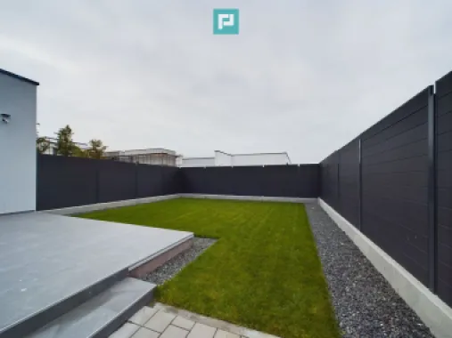 Duplex modern, pe parter, amplasat într-o zonă liniștită din Moșnița Nouă