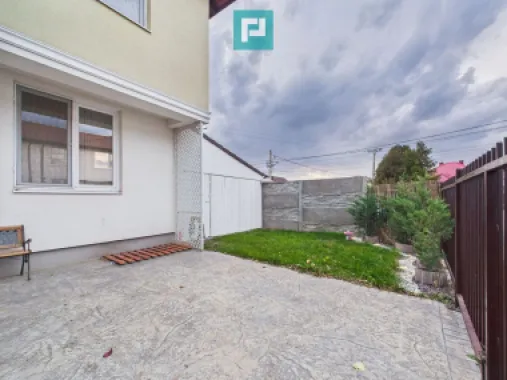 Casă cu 4 camere lângă pădure, Dumbrăvița