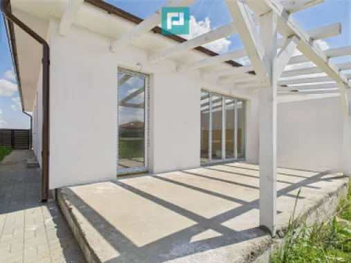 1/2 Duplex cu 4 camere și 2 băi în Moșnița Nouă