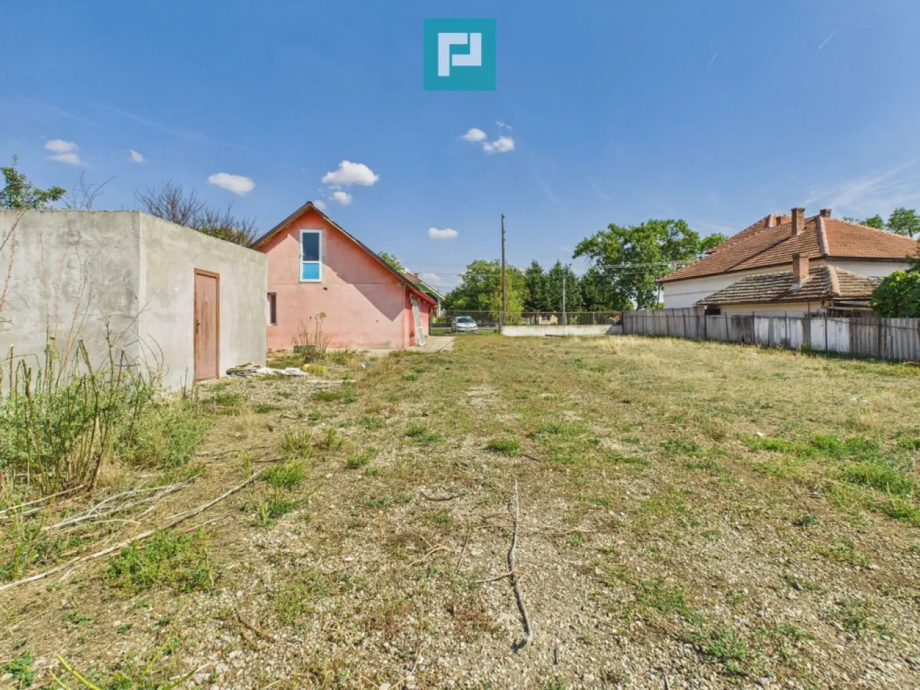 Casă/spațiu comercial pe DN79 în Zimandu Nou