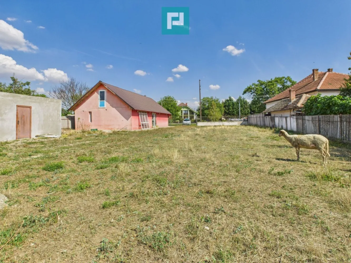 Casă/spațiu comercial pe DN79 în Zimandu Nou