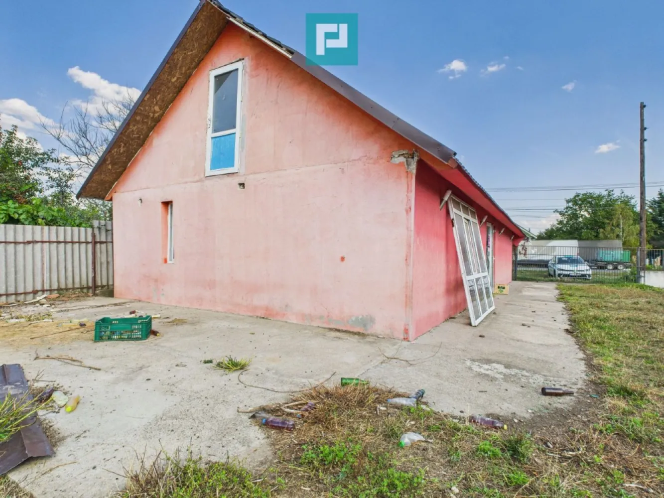 Casă/spațiu comercial pe DN79 în Zimandu Nou