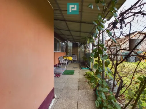 Casă cu teren generos, Turnu