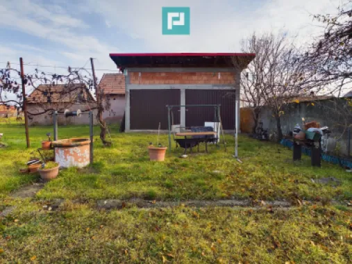 Casă cu teren generos, Turnu