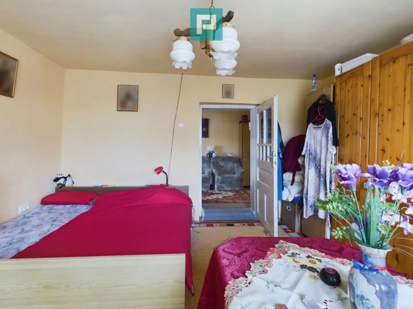 Casă cu teren generos, Turnu