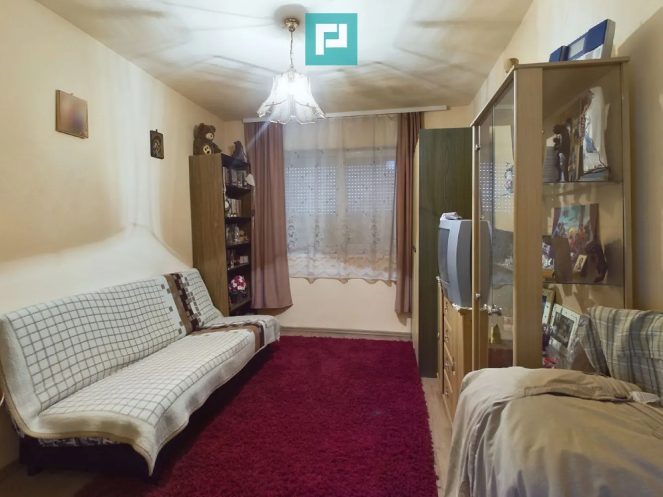 Casă cu teren generos, Turnu