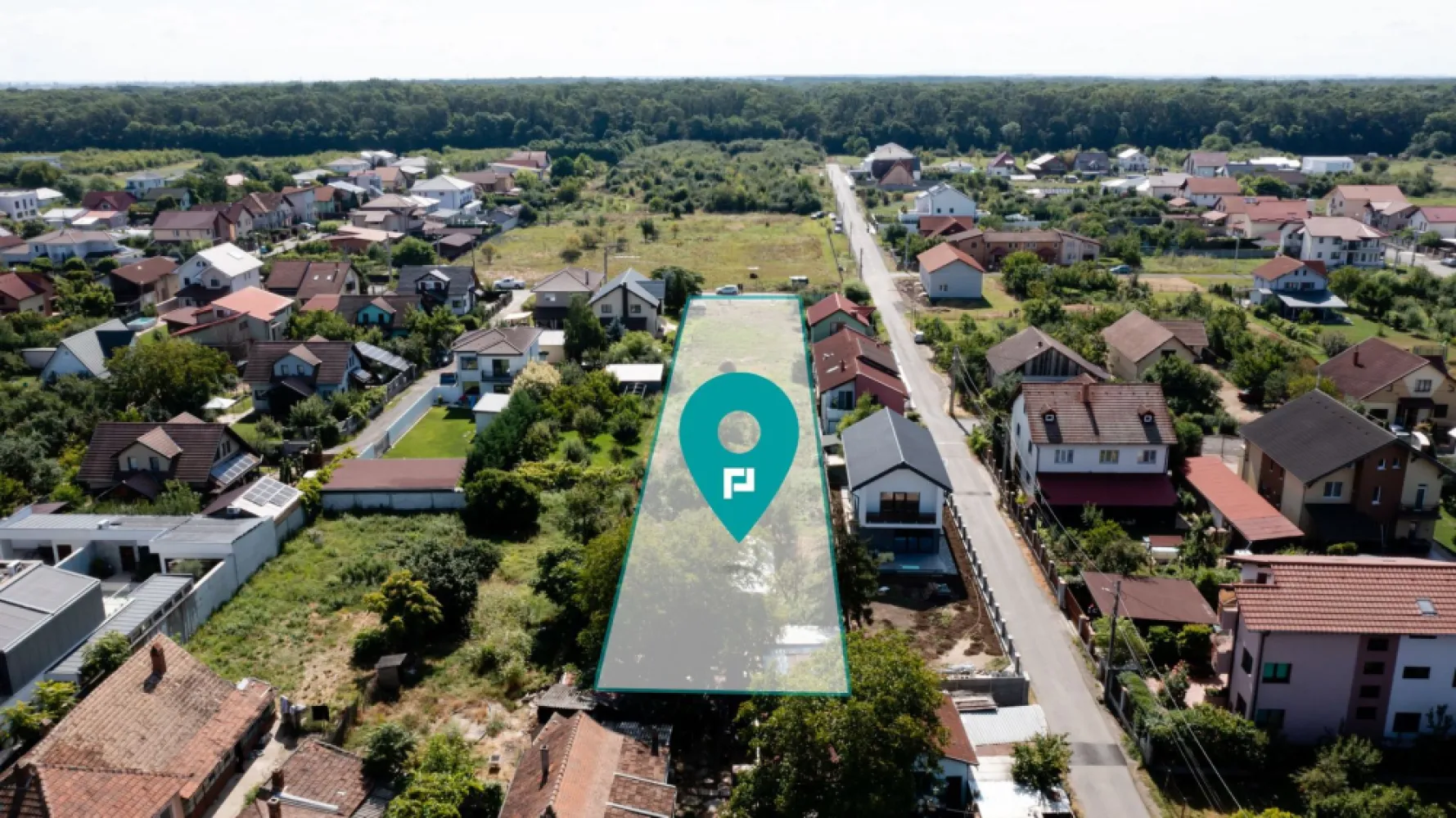 Teren Dumbrăvița lângă Pădurea Verde - Teren Dumbravița zona Pădurea Verde Suprafață: 1760 mp Front stradal: 19 m Destinație: Terenul este potrivit pentru construcția unei case individuale sau a unui duplex. Utilități disponibile: Apă Canalizare Gaz Curent electric Descriere: Terenul oferit spre vânzare se află într-o zonă pitorească, în apropierea minunatei Păduri Verzi, oferind o atmosferă liniștită și naturală. Cu o suprafață generoasă de 1760 mp și o lățime de 19 m la stradă, acesta oferă o multitudine de posibilități pentru cei interesați să-și construiască locuința perfectă. Construcție: Datorită destinației terenului și facilităților disponibile, acesta este ideal pentru construcția unei case individuale sau chiar a unui duplex. Prin amplasarea într-o zonă cu acces facil la utilități precum apă, canalizare, gaz și curent electric, veți putea beneficia de toate facilitățile necesare pentru o viață confortabilă și modernă. Preț și contact: Prețul acestui teren atrăgător este negociabil și vă invităm să ne contactați pentru a obține mai multe informații sau pentru a programa o vizionare a proprietății. Nu ratați o oportunitate unică de a deveni proprietarul acestui teren excepțional, situat într-o zonă cu peisaje frumoase și posibilități nelimitate de dezvoltare. Așteptăm cu nerăbdare să vă răspundem întrebărilor și să vă ghidăm în procesul de achiziție. Daniela Ianc - consultant imobiliar PropertyLab Telefon : 0722375289 mail: daniela.ianc@propertylab.ro Cod proprietate 2334549