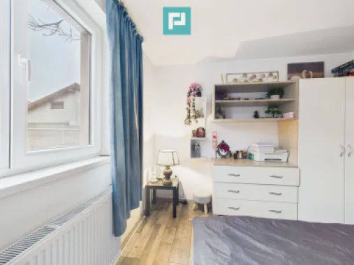 Două case pe un teren generos în Ghiroda