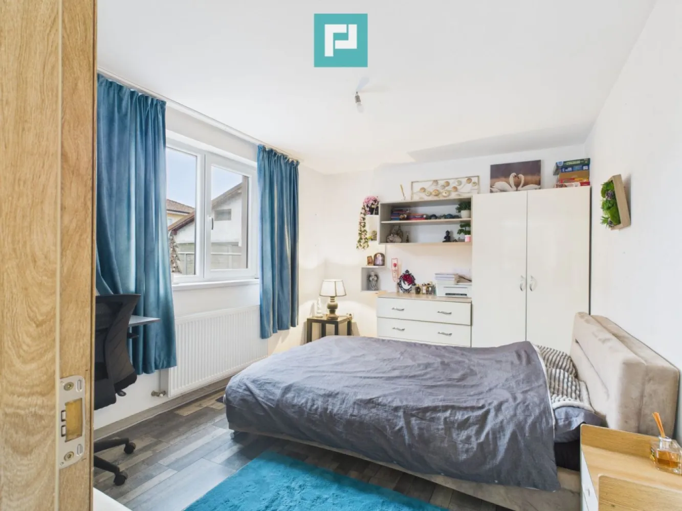 Două case pe un teren generos în Ghiroda