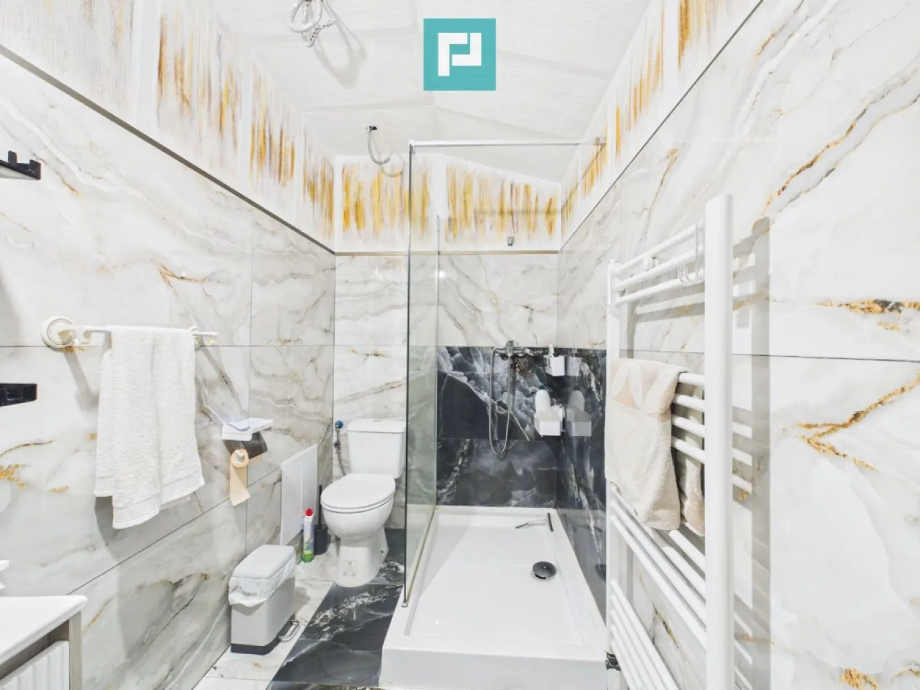 Două case pe un teren generos în Ghiroda