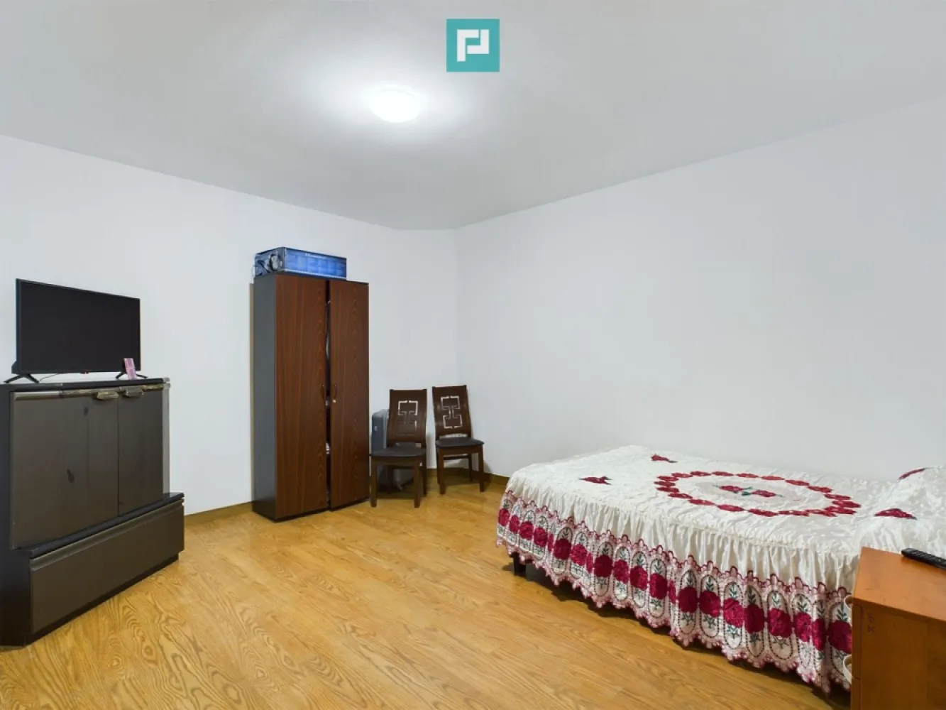 Casă cu 4 camere, renovată, în zona Gării de Nord