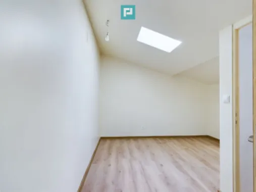 Casă cu 4 camere, renovată, în zona Gării de Nord