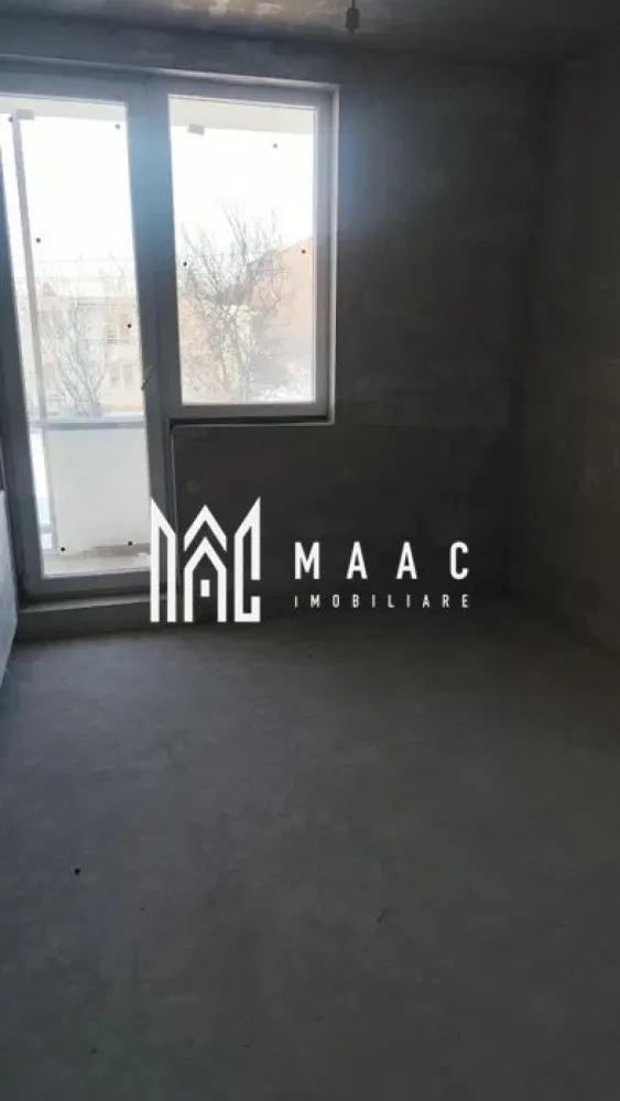 Apartament 3 Camere I Decomandat I Etaj 1 I Cisnadie - Va propunem spre vanzare un apartament de 3 camere decomandat situat la etajul 1 di 2 al unui imobil nou din zona Wernigerode- Cisnadie. Caracteristici: 3 camere Suprafață: 48 mp 2 balcoane Apartamentul se preda la stadiul de gri cu centrala si calorifere, perfect pentru personalizare Loc de parcare Disponibil imediat Ideal atât pentru locuință proprie, cât și pentru investiție. Zona in plina dezvoltare. Pentru informati si vizionari: ID: CP2914165 }}