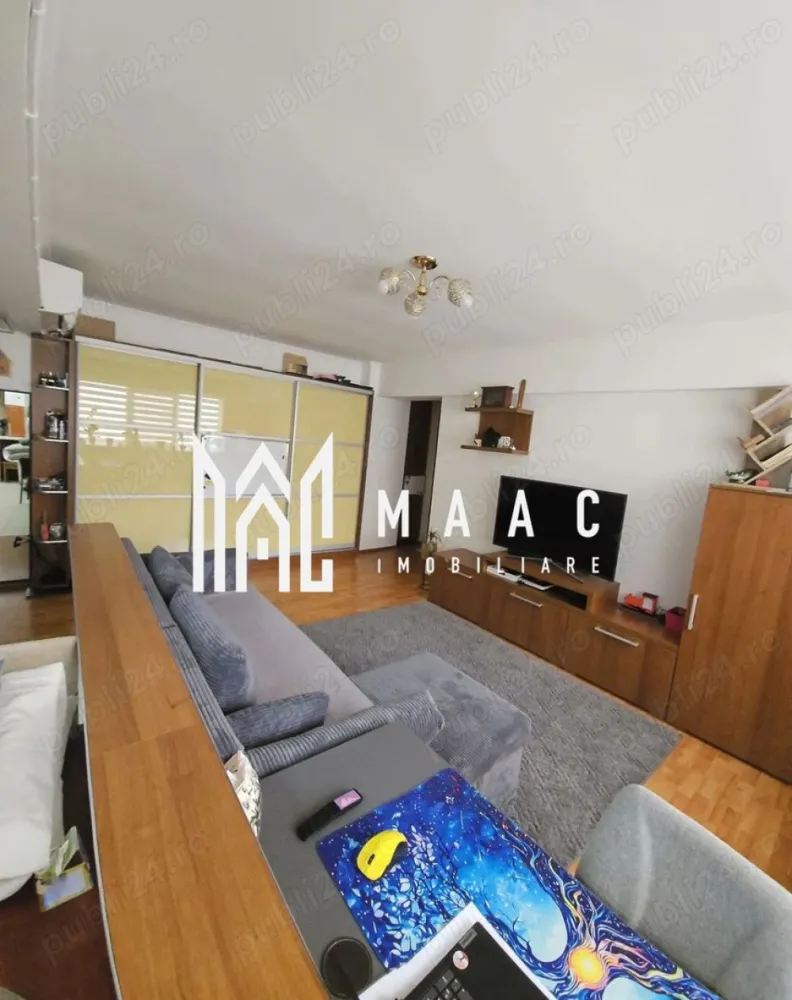 Apartament 2 Camere I Modern I Etaj 1 I Zona Turnisor - Vă propunem spre vânzare un apartament modern cu 2 camere, având o suprafață utilă de 50 mp, situat la etajul 1, într-o locație de excepție din cartierul Turnișor. Proprietatea reprezintă o oportunitate excelentă atât pentru locuire, cât și pentru investiție, oferind un echilibru ideal între confortul urban și accesibilitate. Apartamentul beneficiază de o compartimentare practică, cu spații bine proporționate și funcționale, fiind ușor de amenajat conform nevoilor viitorului proprietar. Poziționarea la etajul 1 îl face potrivit inclusiv pentru persoane în vârstă, familii cu copii sau pentru activități de tip rezidențial–investițional. Localizarea este unul dintre principalele avantaje ale proprietății: se află la câteva minute de Zona Industrială Vest și oferă acces rapid către centrul orașului, precum și către principalele artere de circulație. În proximitate se regăsesc magazine, mijloace de transport, servicii și alte facilități esențiale pentru viața de zi cu zi. Această proprietate este ideală pentru cei care își doresc o locuință modernă într-o zonă bine conectată sau pentru investitori care caută un apartament cu potențial ridicat de închiriere. Pentru informati si vizionari: ID: CP2914144 }}