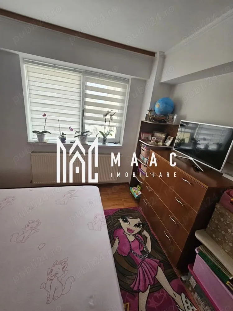 Apartament 2 Camere I Modern I Etaj 1 I Zona Turnisor - Vă propunem spre vânzare un apartament modern cu 2 camere, având o suprafață utilă de 50 mp, situat la etajul 1, într-o locație de excepție din cartierul Turnișor. Proprietatea reprezintă o oportunitate excelentă atât pentru locuire, cât și pentru investiție, oferind un echilibru ideal între confortul urban și accesibilitate. Apartamentul beneficiază de o compartimentare practică, cu spații bine proporționate și funcționale, fiind ușor de amenajat conform nevoilor viitorului proprietar. Poziționarea la etajul 1 îl face potrivit inclusiv pentru persoane în vârstă, familii cu copii sau pentru activități de tip rezidențial–investițional. Localizarea este unul dintre principalele avantaje ale proprietății: se află la câteva minute de Zona Industrială Vest și oferă acces rapid către centrul orașului, precum și către principalele artere de circulație. În proximitate se regăsesc magazine, mijloace de transport, servicii și alte facilități esențiale pentru viața de zi cu zi. Această proprietate este ideală pentru cei care își doresc o locuință modernă într-o zonă bine conectată sau pentru investitori care caută un apartament cu potențial ridicat de închiriere. Pentru informati si vizionari: ID: CP2914144 }}