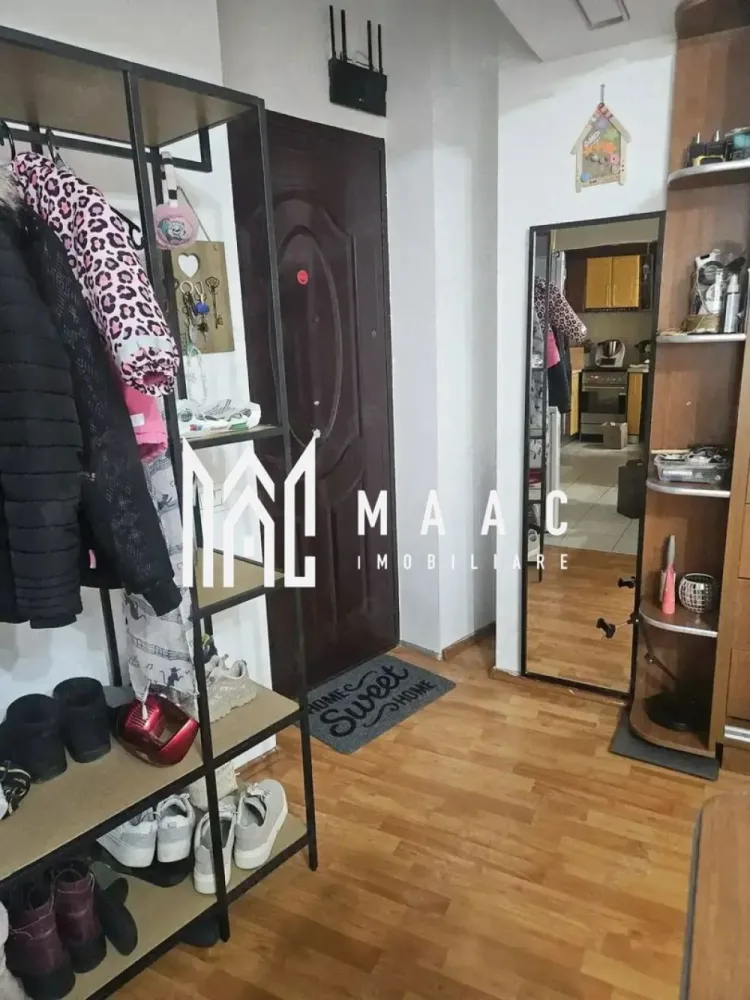 Apartament 2 Camere I Modern I Etaj 1 I Zona Turnisor - Vă propunem spre vânzare un apartament modern cu 2 camere, având o suprafață utilă de 50 mp, situat la etajul 1, într-o locație de excepție din cartierul Turnișor. Proprietatea reprezintă o oportunitate excelentă atât pentru locuire, cât și pentru investiție, oferind un echilibru ideal între confortul urban și accesibilitate. Apartamentul beneficiază de o compartimentare practică, cu spații bine proporționate și funcționale, fiind ușor de amenajat conform nevoilor viitorului proprietar. Poziționarea la etajul 1 îl face potrivit inclusiv pentru persoane în vârstă, familii cu copii sau pentru activități de tip rezidențial–investițional. Localizarea este unul dintre principalele avantaje ale proprietății: se află la câteva minute de Zona Industrială Vest și oferă acces rapid către centrul orașului, precum și către principalele artere de circulație. În proximitate se regăsesc magazine, mijloace de transport, servicii și alte facilități esențiale pentru viața de zi cu zi. Această proprietate este ideală pentru cei care își doresc o locuință modernă într-o zonă bine conectată sau pentru investitori care caută un apartament cu potențial ridicat de închiriere. Pentru informati si vizionari: ID: CP2914144 }}