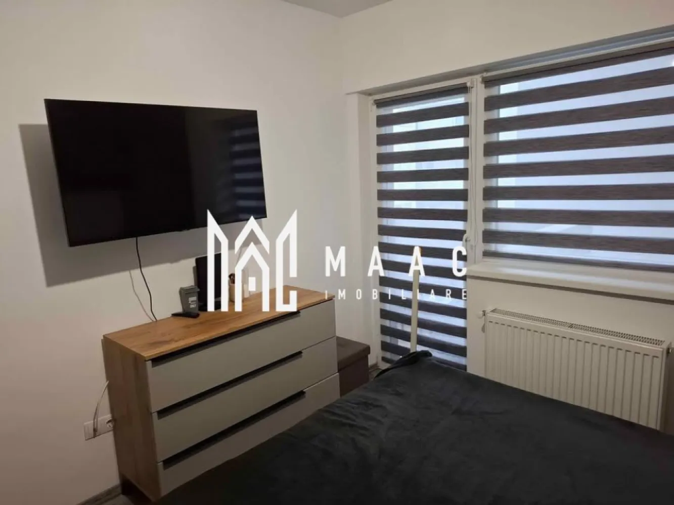 Apartament 2 camere I Parcare inclusă I Arhitecților - MAAC Imobiliare vă propune spre vânzare un apartament cu 2 camere, situat în zona Arhitecților, într-o zonă liniștită, ideal atât pentru locuit, cât și pentru investiție. Apartamentul este situat la etajul 2 din 3, într-un imobil construit în 2019, din cărămidă, izolat termic. Are o suprafață utilă de 37 mp și un balcon de 4,65 mp. Compartimentare: hol, living cu bucătărie open-space și ieșire pe balcon, dormitor, baie. Dispune de centrală termică proprie, aer condiționat, tâmplărie PVC cu geam termopan, ușă metalică, contorizare separată și loc de parcare privat. Zona oferă magazine, mijloace de transport și legături bune către oraș, iar apartamentul este potrivit atât pentru locuit, cât și pentru investiție, având cerere constantă pentru închiriere. Pentru mai multe informatii si pentru a programa o vizionare, va rugam specificati ID: CP2897091 }}