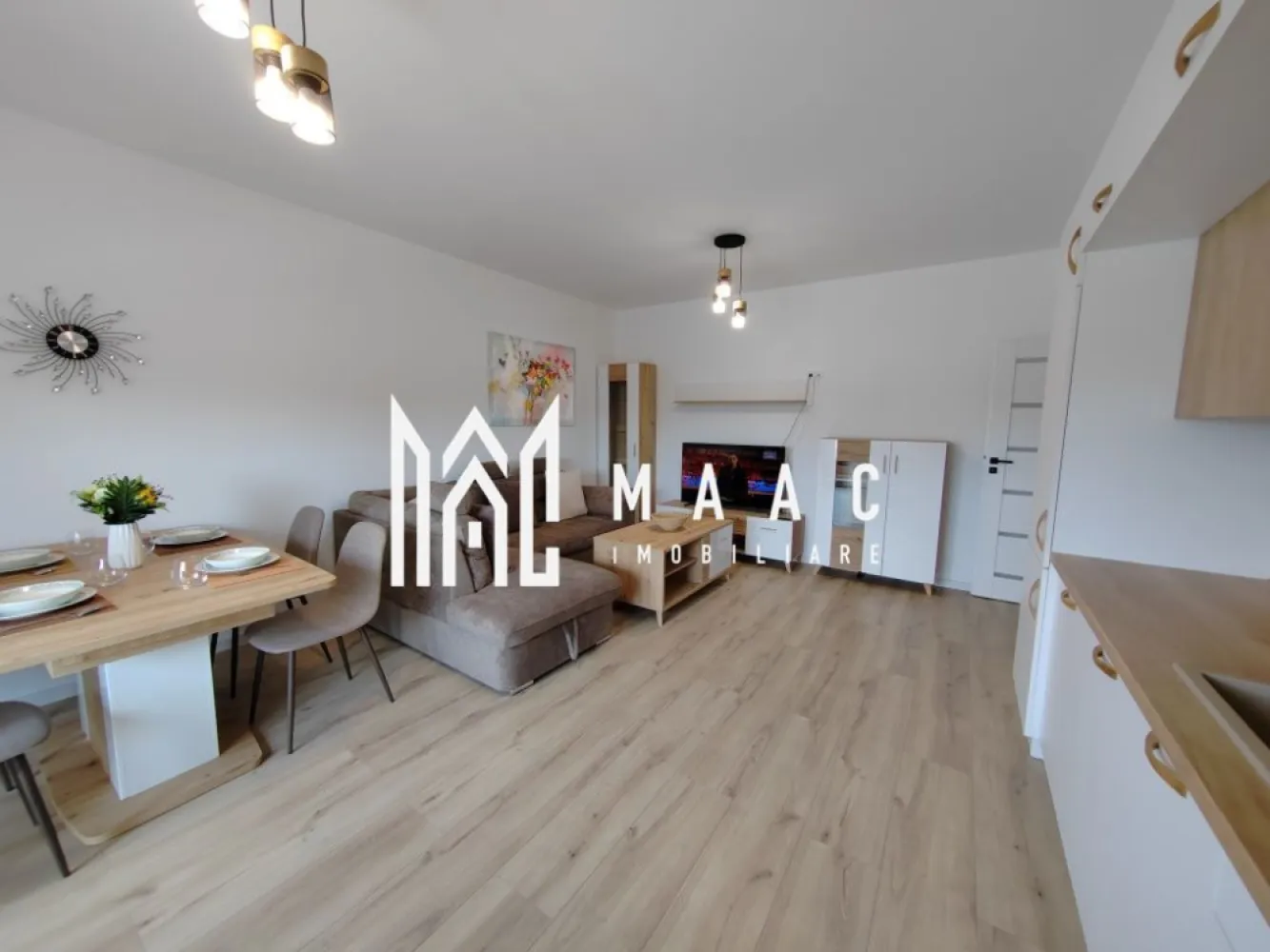 Închiriere apartament 3 camere - MAAC Imobiliare vă propune spre închiriere un apartament situat in Sibiu pe Calea Șurii Mici. Apartamentul este complet și modern mobilat, amplasat la parter înalt, și dispune de: - 2 dormitoare - 2 balcoane - living cu bucătărie open-space - încălzire în pardoseală - 2 locuri de parcare - toate finisajele și mobilierul sunt noi - Suprafața utilă: 62 mp Pentru mai multe detalii, vă rugăm să precizați telefonic că ați văzut anunțul cu ID: CP2908074. }}