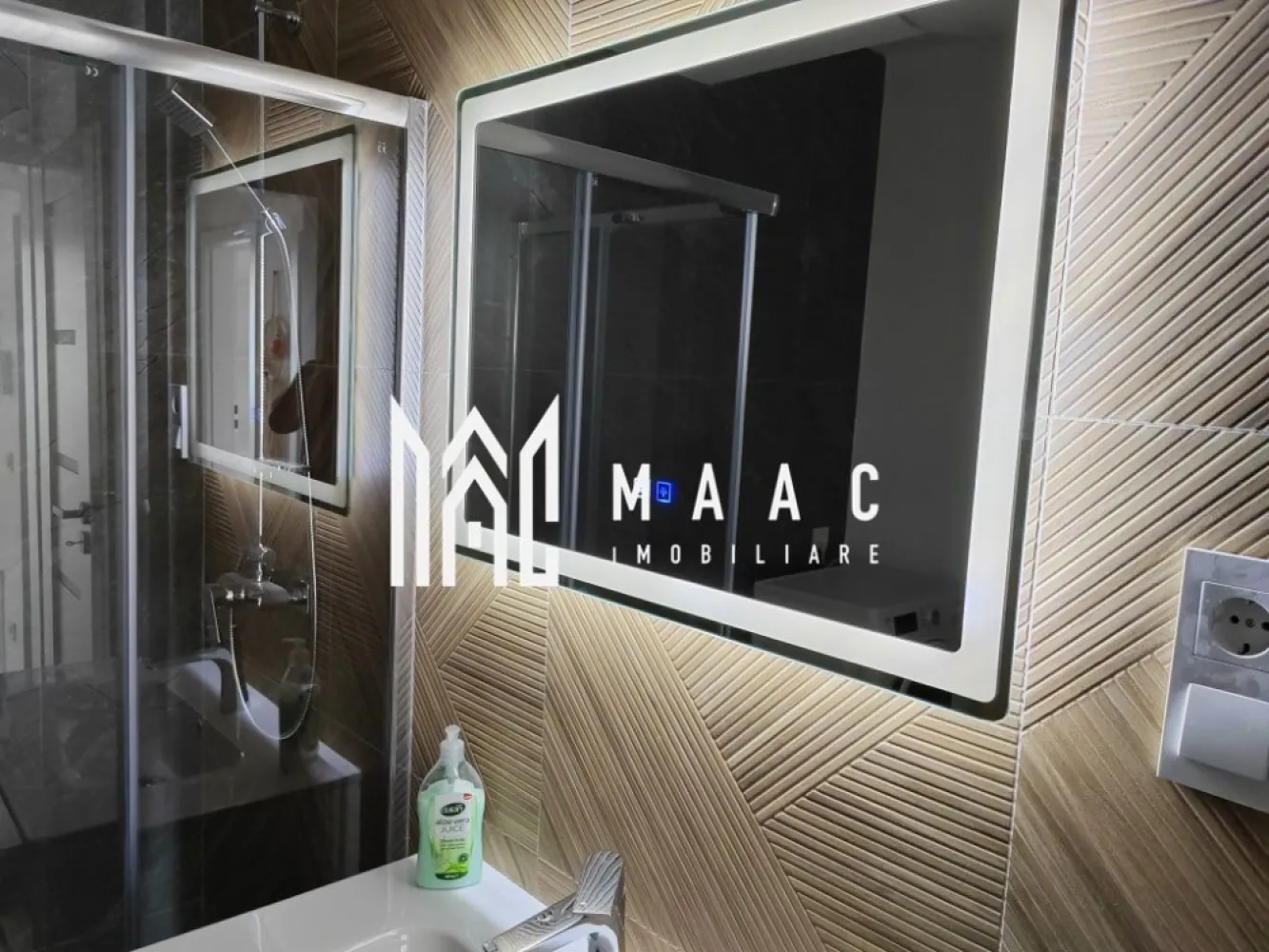 Închiriere apartament 3 camere