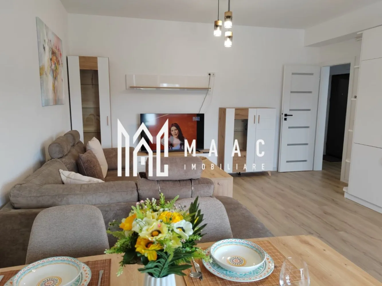 Închiriere apartament 3 camere