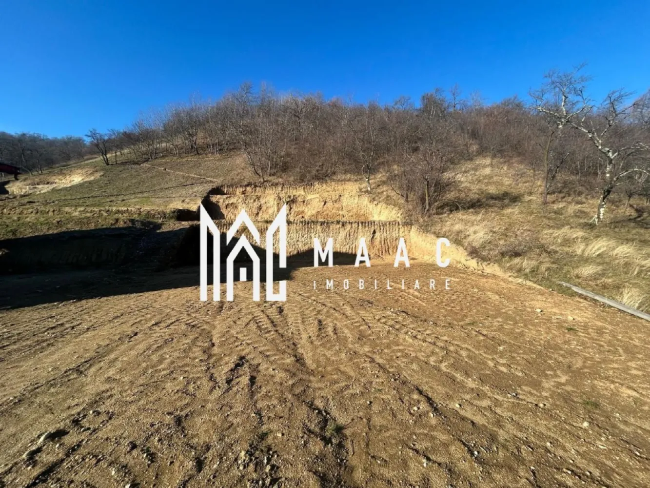 Teren intravilan 1.640 mp | Deschidere 17ml | Utilități | Cisnădioara