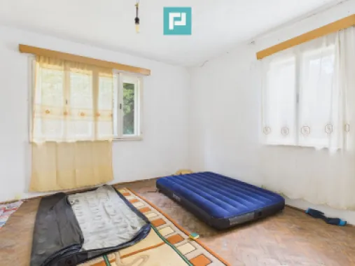 Casă cu teren generos Vărădia de Mureș - Stejar