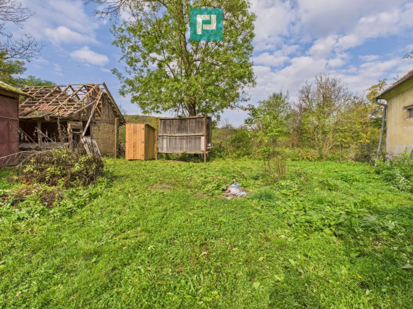 Casă cu teren generos Vărădia de Mureș - Stejar
