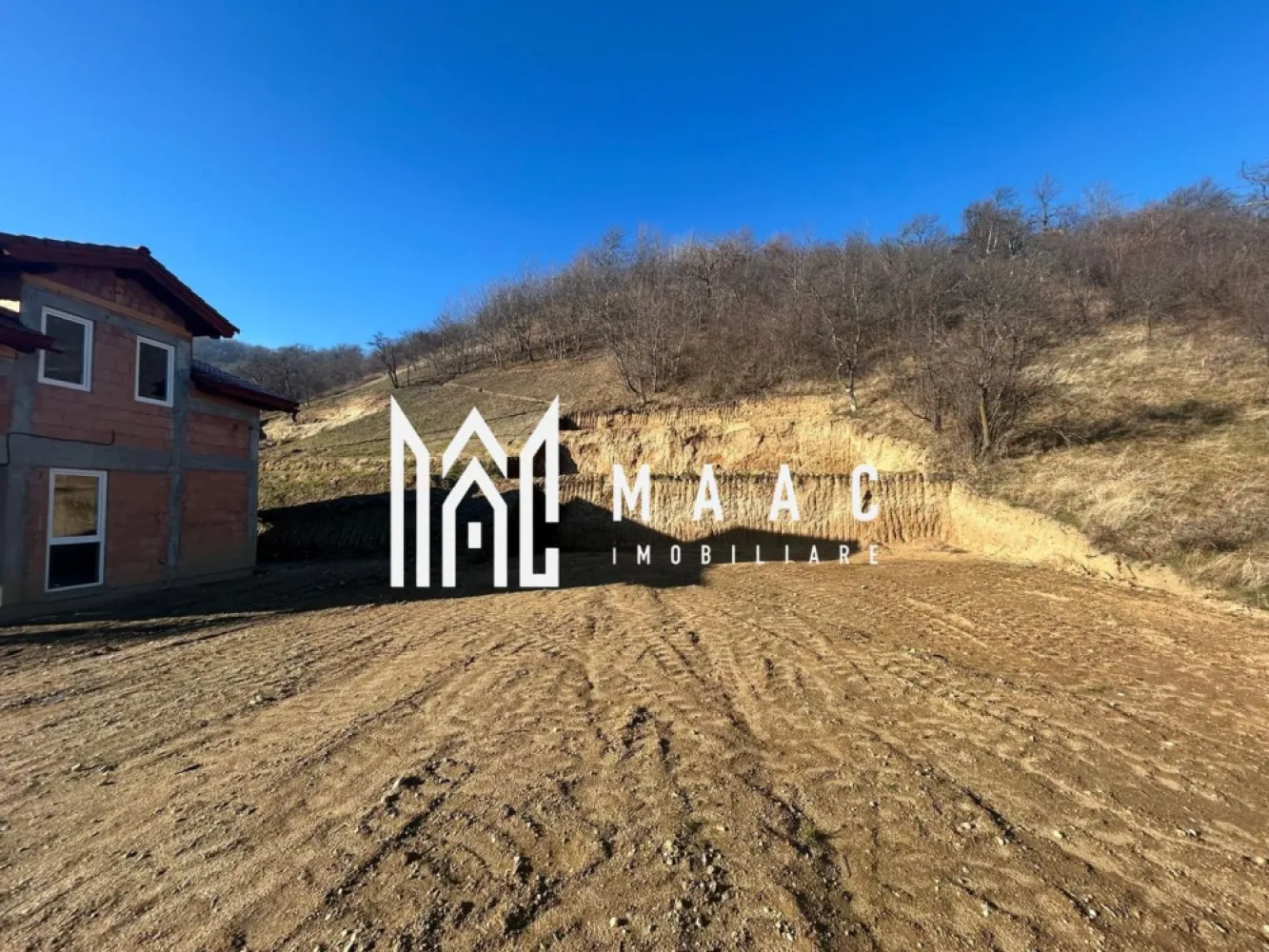 Teren intravilan 1.640 mp | Deschidere 17ml | Utilități | Cisnădioara