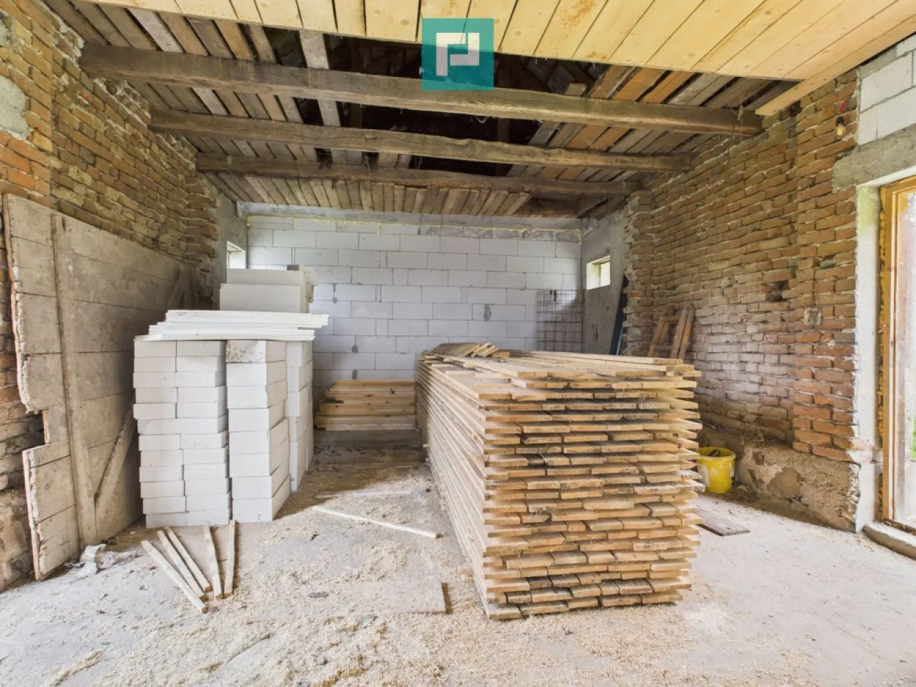 Casă cu teren generos Vărădia de Mureș - Stejar