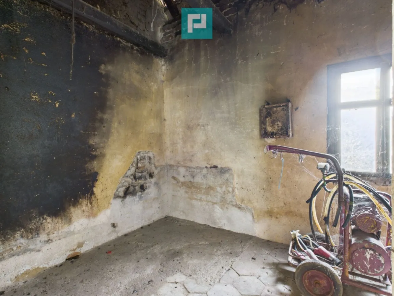 Casă cu teren generos Vărădia de Mureș - Stejar