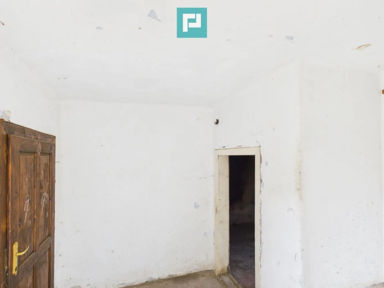 Casă cu teren generos Vărădia de Mureș - Stejar