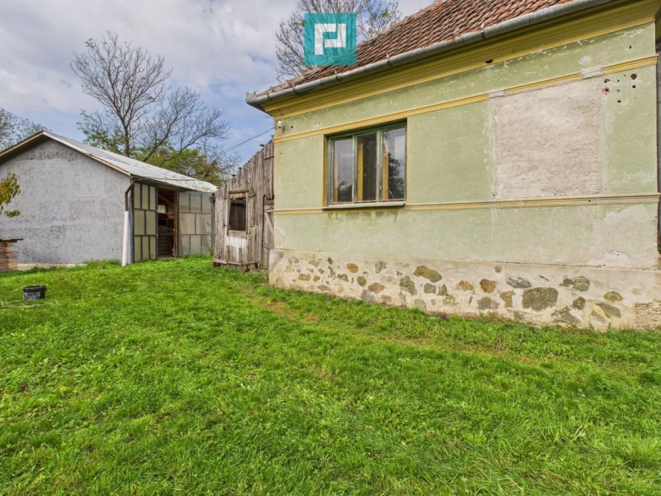 Casă cu teren generos Vărădia de Mureș - Stejar