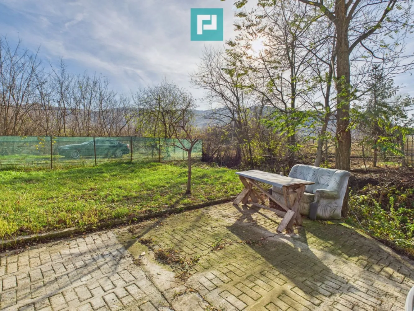 Casuță cu priveliște panoramică spre Cetatea Șiria