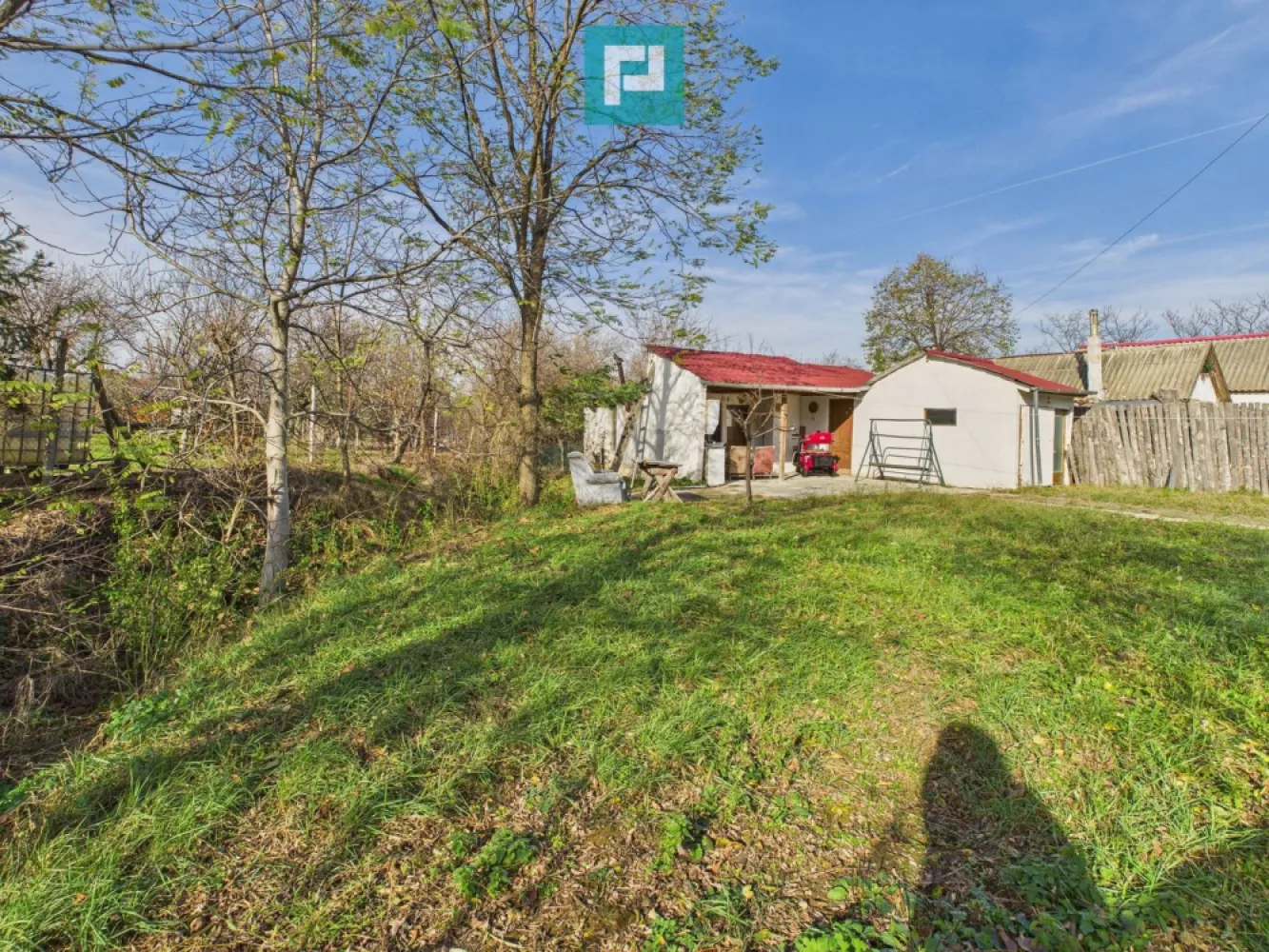 Casuță cu priveliște panoramică spre Cetatea Șiria