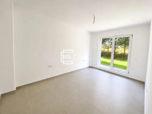 Apartament 3 camere | Gradina 50 mp| Bloc tip vilă | Cristian | Comision 0%