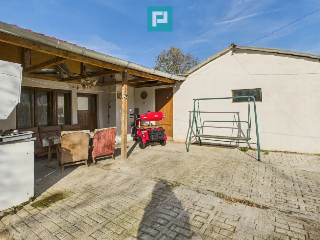 Casuță cu priveliște panoramică spre Cetatea Șiria