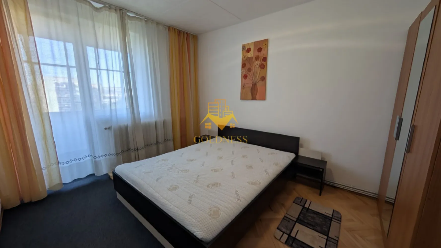 2 camere, modern, Gheorgheni Zona Titulescu, Interservina, Iulius Mall - GOLDNESS Imobiliare vă propune spre închiriere un apartament cu 2 camere complet mobilat și utilat, la etajul 4 într-un imobil de 4 etaje, în Cartierul Gheorgheni.
Posibilitate de parcare in zona!
Se află în apropierea stațiilor de transport în comun, magazine, restaurante, spații verzi, farmacii, etc. 

Apartamentul este compartimentat astfel:
 - dormitor cu pat matrimonial, dressing, noptiere
 - living cu canapea extensibila, spatiu pentru depozitare, masuta pentru cafea
 - bucatarie complet mobilata, utilata, loc de luat masa
 - baie cu cada, calorifer port prosop și dulap pentru depozitare.
 - balcon de 6 mp

Imobilul este dotat cu toate cele necesare- centrală proprie, frigider, aragaz, hotă, mașină de spălat haine, etc. 

Dacă sunteți interesați de acest apartament și doriți să îl vizionați, dar și pentru alte oferte nu ezitați să ne contactați telefonic sau prin e-mail. Vă stăm la dispoziție!
Pentru intermediere se percepe un comision de 50% din prețul chiriei!