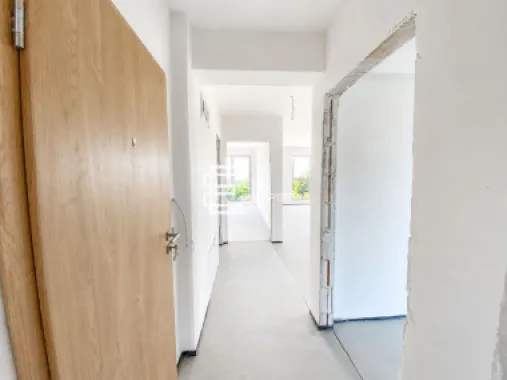 Apartament 3 camere | Etaj 1 | Bloc tip vilă | Cristian | Comision 0%