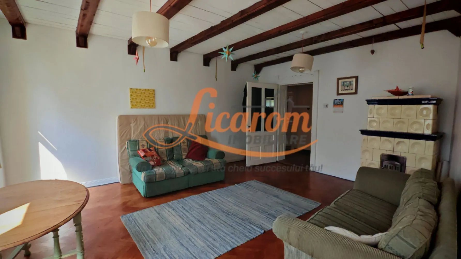 CASA SASEASCA comuna VULCAN,zona foarte buna,teren 3000 mp - Comision 0.
Licarom Imobiliare propune spre vanzare o proprietate saseasca in Comuna Vulcan cu POTENTIAL RIDICAT DE INVESTITIE SI EXPLOATARE IN REGIM HOTELIER.
Proprietatea este compusa din constructia propriu-zisa si terenul generos in suprafata de 3000 mp.
Constructia la randul ei este compusa din corpul principal care a fost reabilitat si este locuibil si corpul din spate unde este inca in curs de amenajare .
Zona este foarte buna,in vecinatate fiind imobile construite in acelasi stil ,iar proprietatea este o oaza de relaxare si aer curat,avand o priveliste spre munti care iti taie rasuflarea.
Viziunea proprietarului asupra constructiei a fost de a extinde spatiul locuibil,astfel a proiectat si realizat(momentan doar partial) 3 locuinte care in momentul finalizarii,vor putea fi inchiriate,pentru a produce venituri.
Proprietatea ofera deaseamenea posibilitatea folosirii in scop agricol a terenului aferent constructiei,sau se poate dezmembra si revinde o suprafata de aproximativ 2000 mp(care este actuala gradina).
Pentru mai multe informatii si vizionari,nu ezitati sa ne contactati la telefon 0723985424 Consultant Imobiliar Liliana si 0741059397 Consultant Imobiliar Calin.