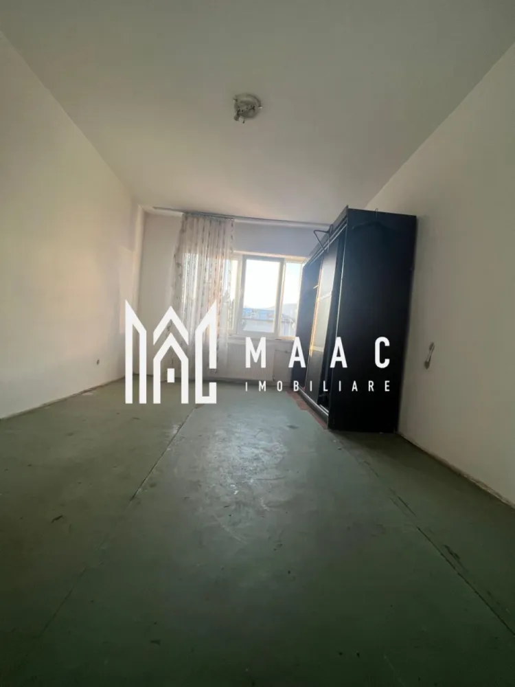 Garsoniera | Dovali | 22 MP - MAAC Imobiliare vă propune spre vânzare o garsonieră situată în Cartierul Traian, zona Dovali, într-un bloc amplasat într-o zonă liniștită, ideală pentru locuit sau investiție. Garsoniera este poziționată la etajul 4, are o suprafață de 22 mp și dispune de finisaje clasice. Proprietatea este disponibilă imediat, oferind posibilitatea mutării rapide sau a valorificării prin închiriere. Un avantaj important îl reprezintă localizarea excelentă, în apropiere aflându-se centrul comercial, Facultatea Constantin Brâncoveanu, precum și numeroase instituții, magazine și puncte de interes, cu acces facil la mijloace de transport și alte facilități urbane. Această garsonieră reprezintă o oportunitate foarte bună atât pentru locuință proprie, cât și pentru investiție. Pentru detalii suplimentare și programarea unei vizionări, vă invităm să contactați MAAC Imobiliare. id: CP2856143 }}