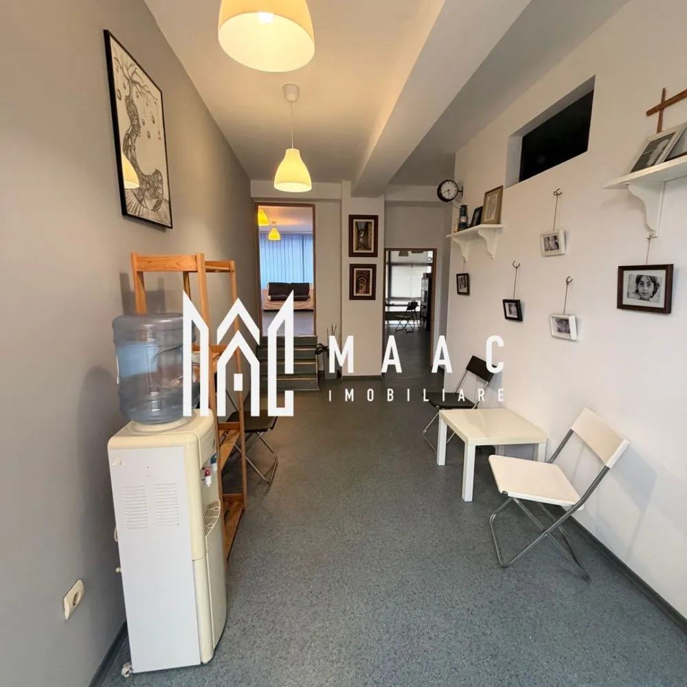 Spatiu Comercial 69MP - Spațiu comercial 69 mp – Clădire 2009 – Râmnicu Vâlcea | 130.000 € MAAC Imobiliare vă propune spre vânzare un spațiu comercial situat în Râmnicu Vâlcea, într-o clădire construită în anul 2009. 📐 Suprafață utilă: 69 mp 🏢 An construcție: 2009 🔥 Încălzire: centrală termică proprie 🛠 Compartimentare flexibilă – spațiul poate fi recompartimentat în funcție de necesitățile viitorului proprietar. Proprietatea este ideală pentru birouri, cabinet medical, salon, showroom sau alte activități comerciale. 💶 Preț: 130.000 € 🚗 Opțional: loc de parcare subteran la prețul de 12.000 € Pentru mai multe informații sau pentru programarea unei vizionări, vă rugăm să ne contactați. MAAC Imobiliare ID: CP2914986