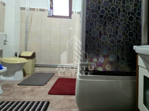 Vila cu piscina, in Curtici.