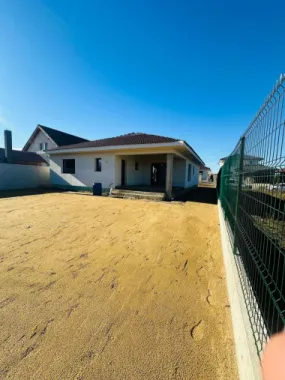 Casa noua, 4 camere,semifinisata, zona Grigorescu- 243.000 euro neg