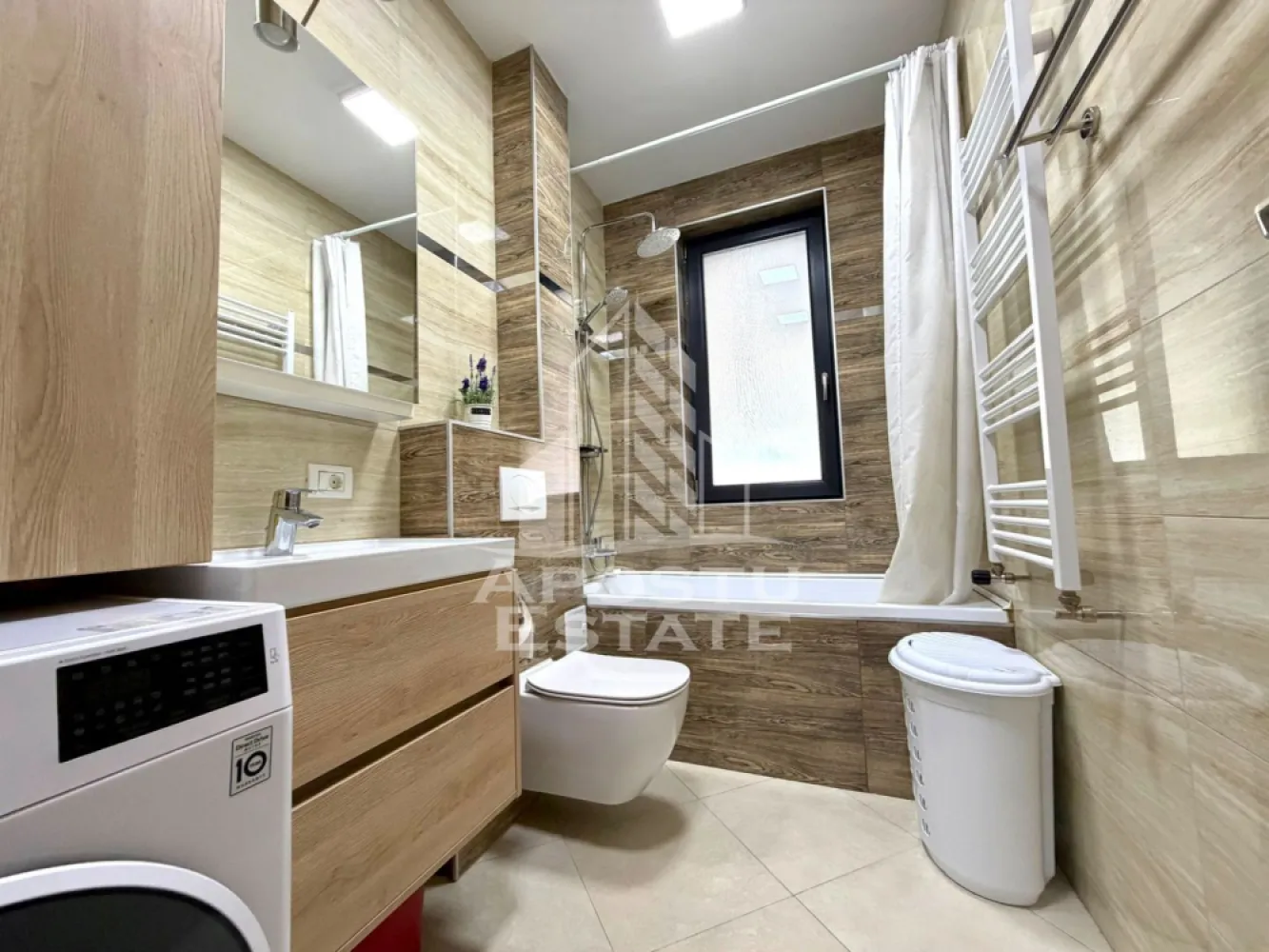 Apartament 2 camere de vanzare, loc de parcare, Timisoara, judet Timis