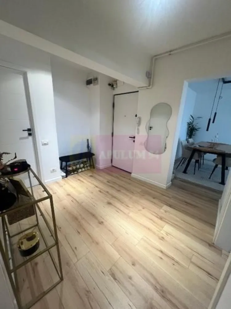 Ap 4 camere superb-Vedere la Parcul Morarilor-Mobilat modern-Centrală - Agentia Imobiliara Apulum 94, 

Vă prezentăm un apartament de 4 camere, cu o suprafață de aproximativ 86 mp, situat într-o zonă excelentă din Sectorul 2, chiar lângă Parcul Morarilor, ideal pentru familiile care își doresc confort, liniște și acces rapid la toate facilitățile orașului.

 Apartamentul a fost renovat complet și amenajat modern, cu mult bun gust, fiind pregătit pentru mutare imediată, fără investiții suplimentare.

Caracteristici:

✔ 4 camere spațioase și bine compartimentate
✔ Suprafață utilă de aproximativ 86 mp
✔ Etaj 9
✔ Centrală termică proprie
✔ Finisaje moderne și interior renovat complet
✔ Se vinde mobilat și utilat 
✔ Foarte luminos, cu o compartimentare practică și confortabilă.

Localizare excelentă:

 Parcul Morarilor – chiar lângă bloc, ideal pentru relaxare și activități în familie;
 Stație de metrou la câteva minute de mers pe jos;
 Kaufland în imediata apropiere;
 Grădiniță, școală și liceu la distanță foarte mică;
 Acces facil la mijloace de transport și principalele artere ale orașului.

Acest apartament reprezintă alegerea ideală pentru o familie care își dorește un cămin modern, într-o zonă foarte bine conectată și cu toate facilitățile la îndemână.