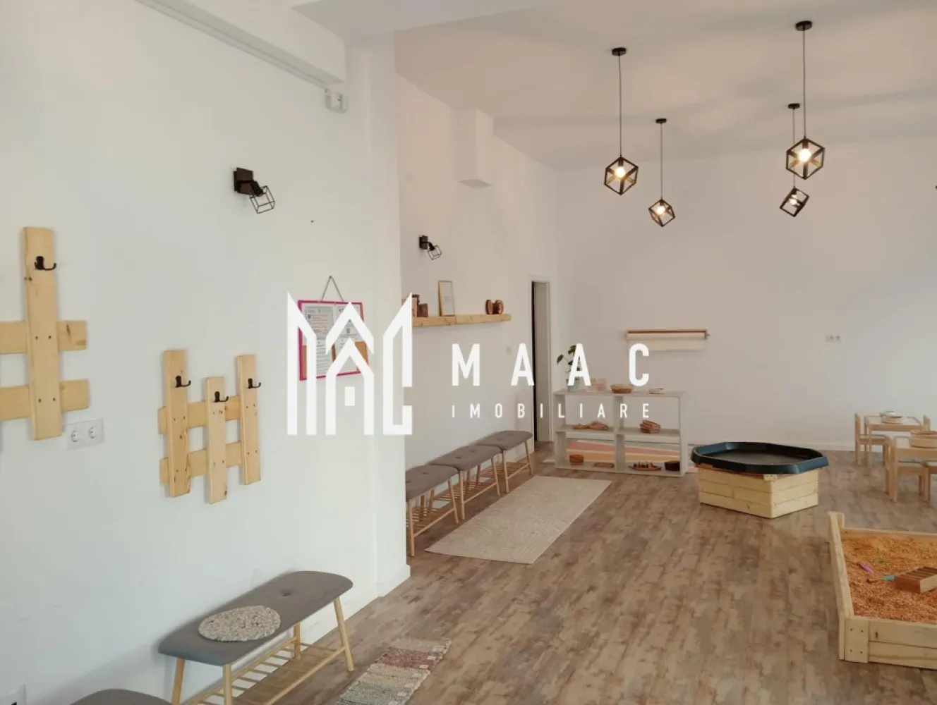 Spatiu comercial cu gradina I Selimbar - Maac Imobiliare ofera spre inchiriere spatiu comercial cu gradina de 77.8 mp
Este potrivit pentru diverse tipuri de activitati: birouri, salon, cabinet, showroom, servicii, activitati comerciale, loc de joaca sau alte destinatii.

Spatiul beneficiaza de gradina, oferind un plus de versatilitate si confort, ideala pentru activitati care necesita zona exterioara.
Include 2 locuri de parcare
Zona accesibila, in dezvoltare.

Pentru detalii suplimentare sau vizionare anuntati telefonic CP3051956